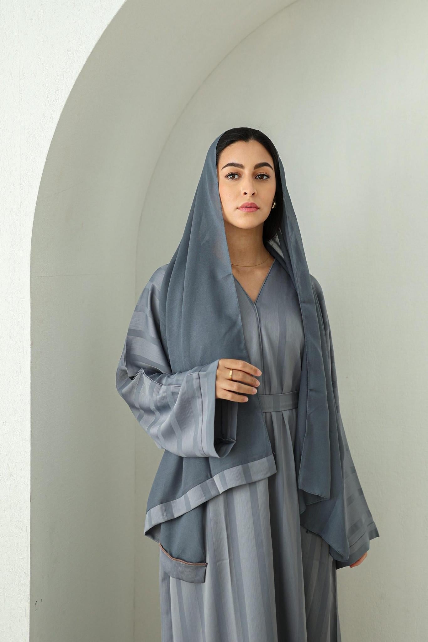 open lace back dress PLEATED ABAYAH